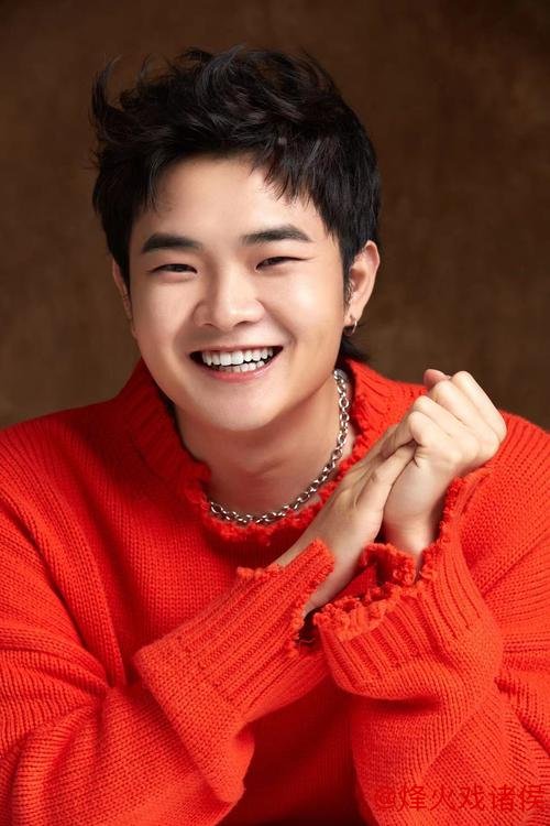 徐宏杰:香港之星,撑起内心的浩瀚宇宙 徐宏杰:香港之星,撑起内心的浩瀚宇宙