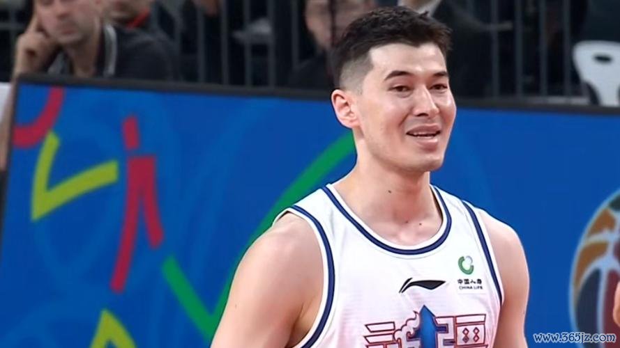 阿不都沙拉木荣膺CBA常规赛MVP 邱彪获评最佳教练